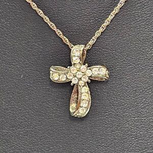 Avon Necklace Rhinestone Cross Pendant Silver Tone Ribbon Style Modernist